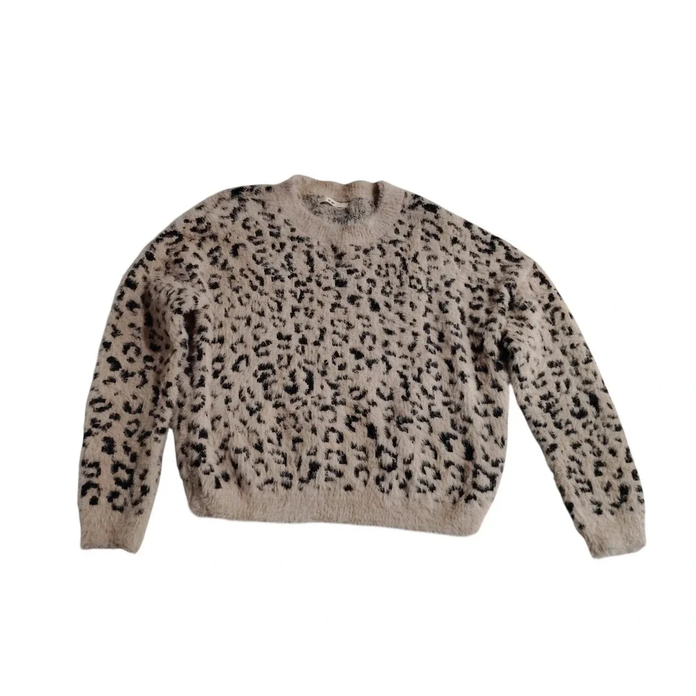 Mi Ami Leopard‎ Print Fuzzy Soft Sweater Size M